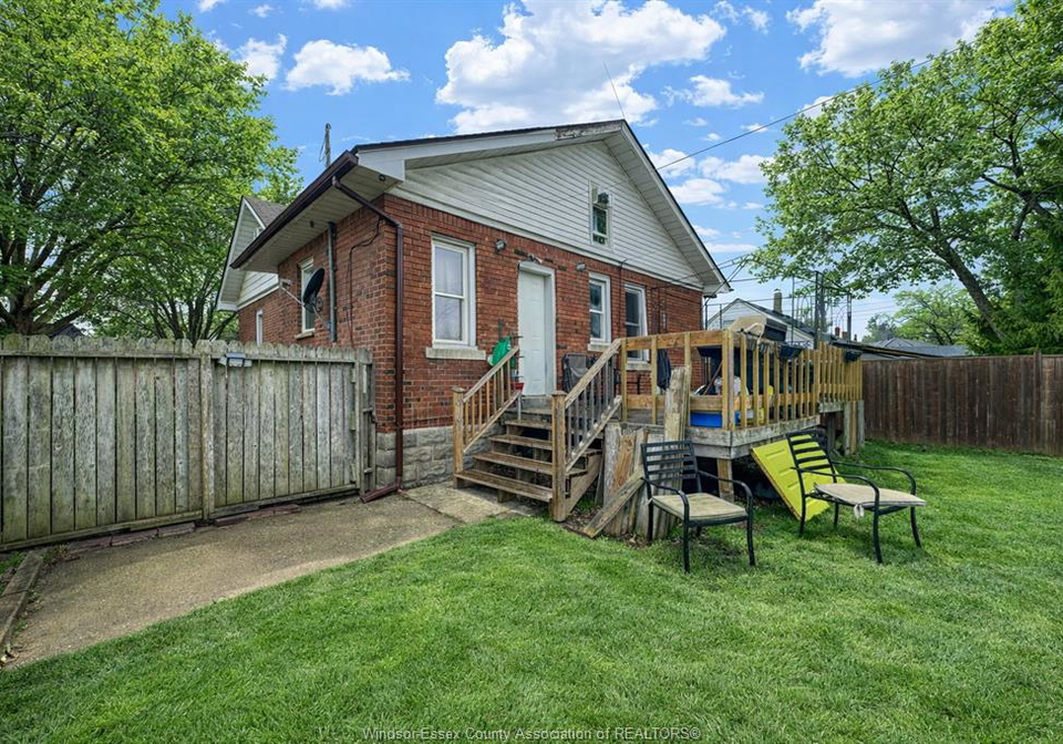 1090-wigle-windsor-ontario-26011644