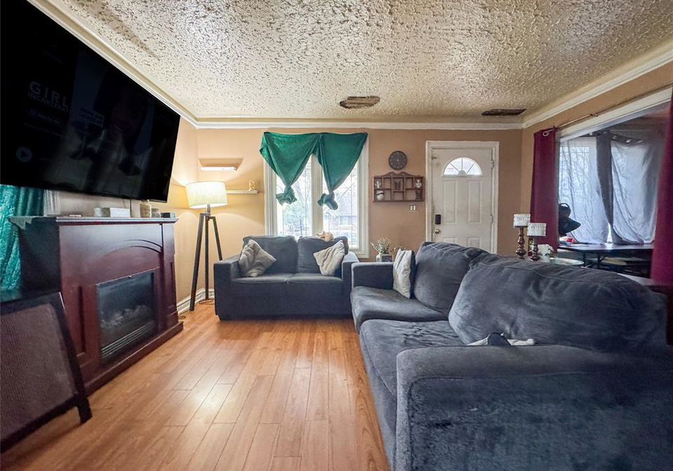 1090-wigle-windsor-ontario-26011644