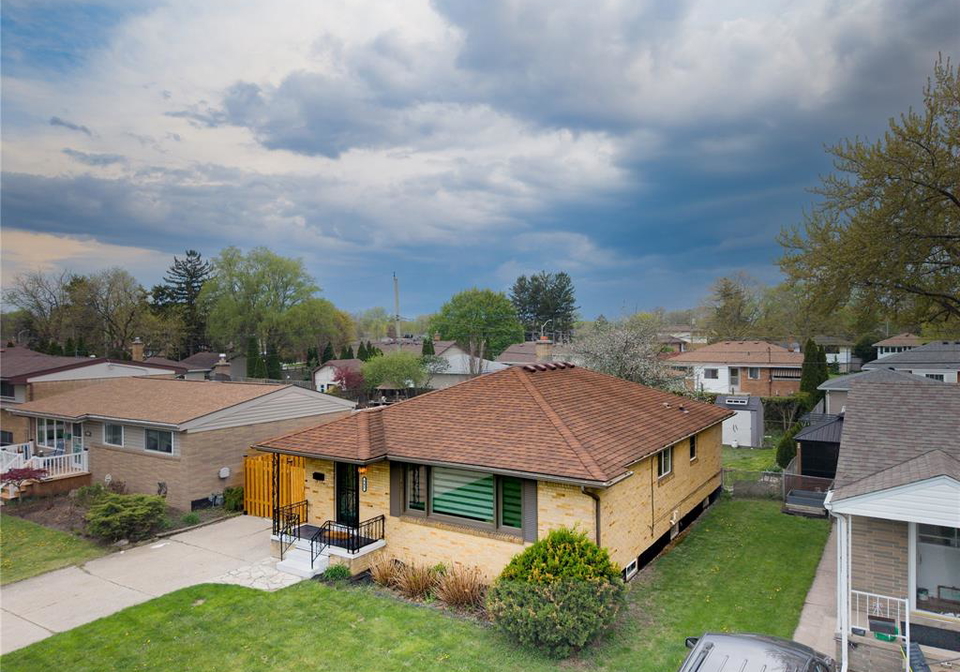 943-laporte-avenue-windsor-ontario-26011650