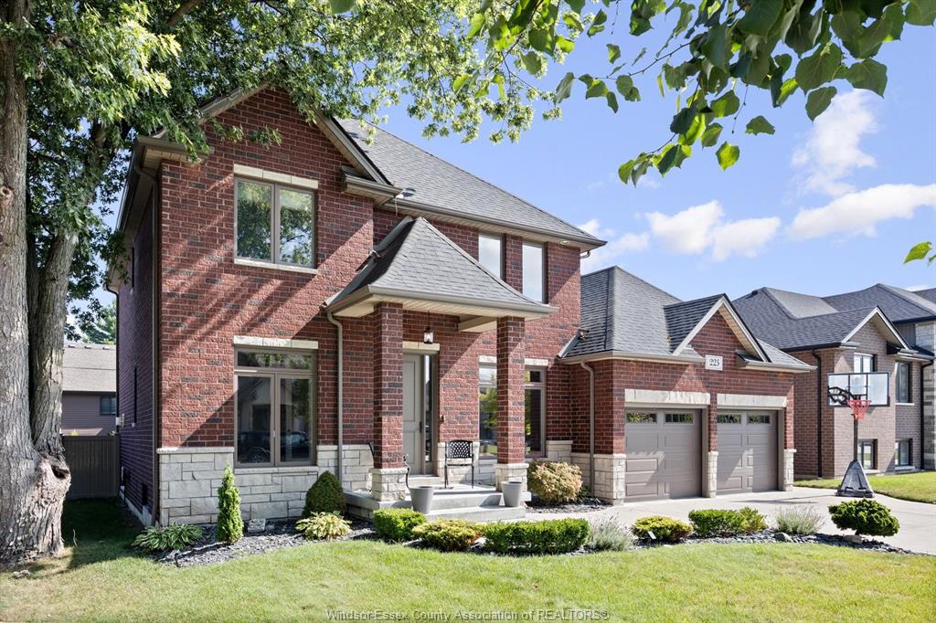 225-elsworth-lasalle-ontario-26011657