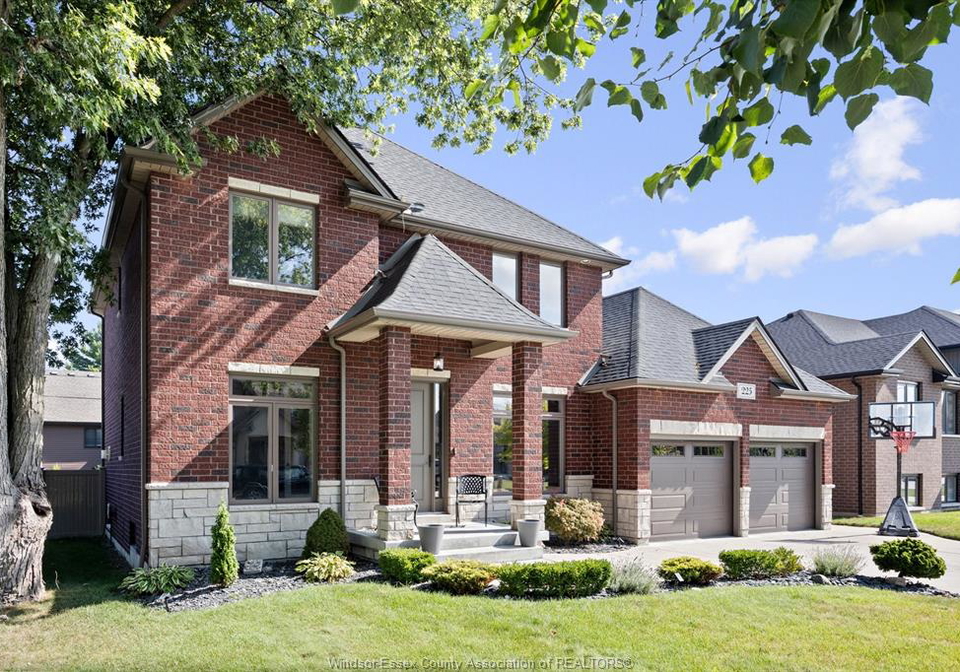 225-elsworth-lasalle-ontario-26011657