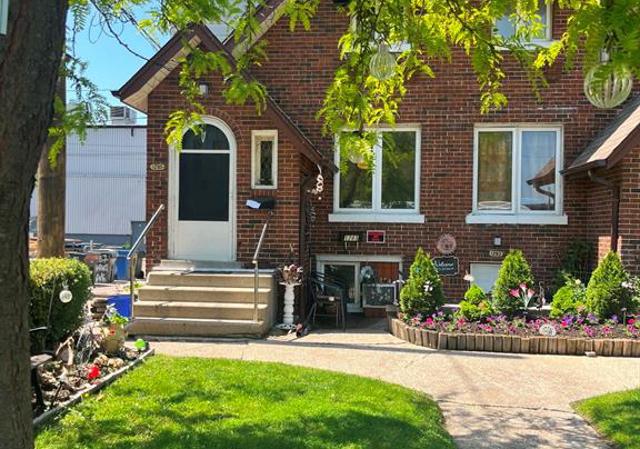1285-parent-windsor-ontario-26011659