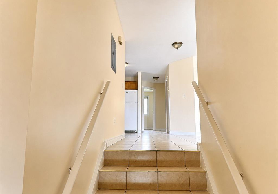 1766-daytona-avenue-windsor-ontario-26011662