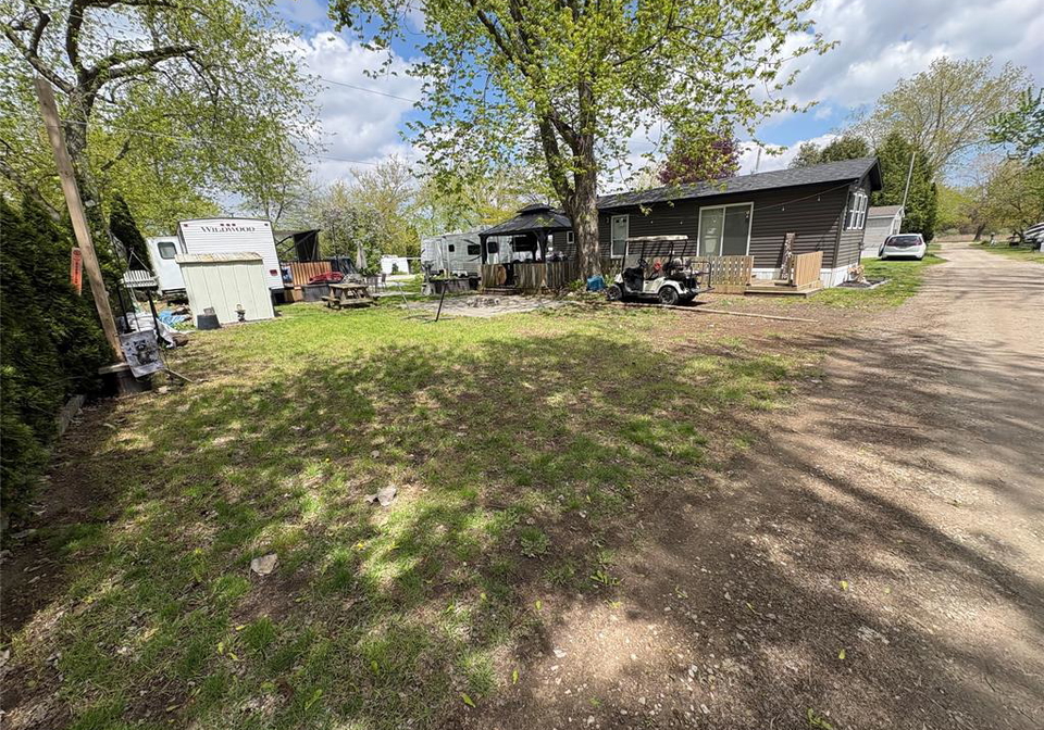 22-poplar-lane-leamington-ontario-26011663