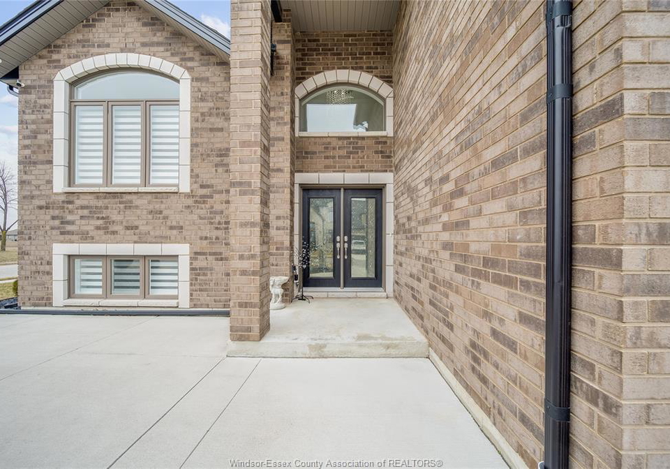 1649-barkley-avenue-windsor-ontario-26011670