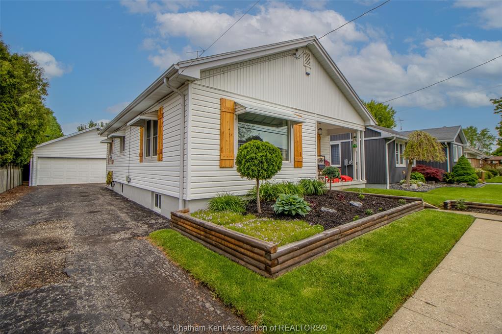 135-alexandra-avenue-chatham-ontario-26011675