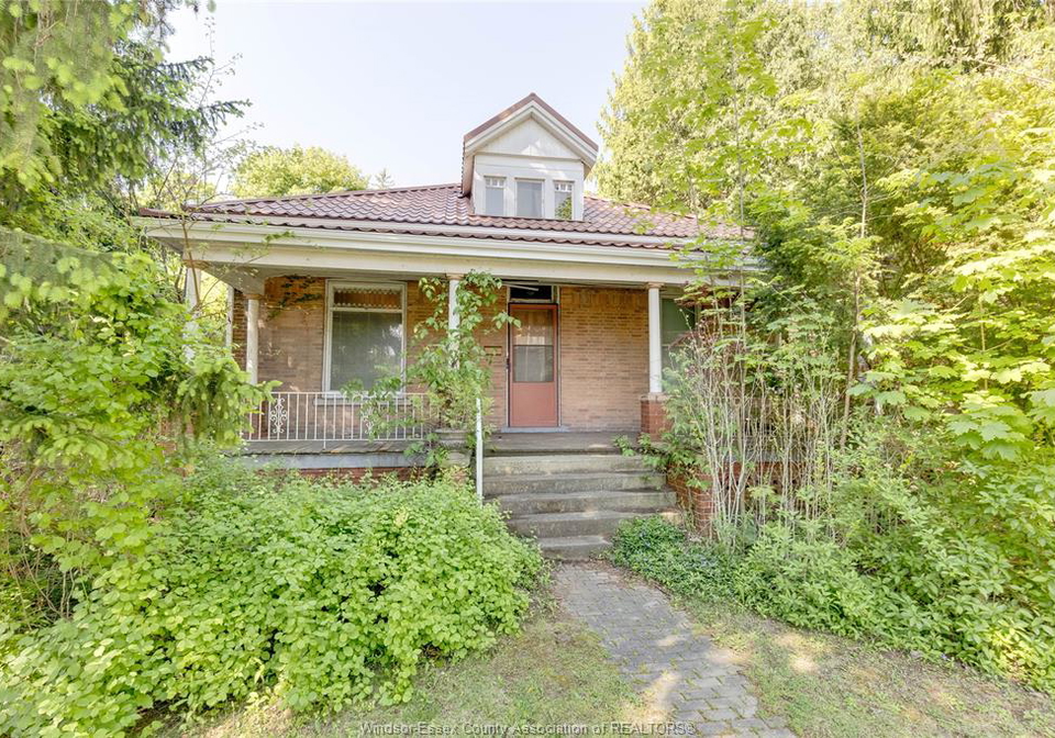62-lacroix-street-chatham-ontario-26011676