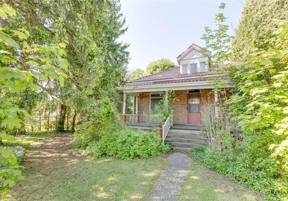 62-lacroix-street-chatham-ontario-26011676