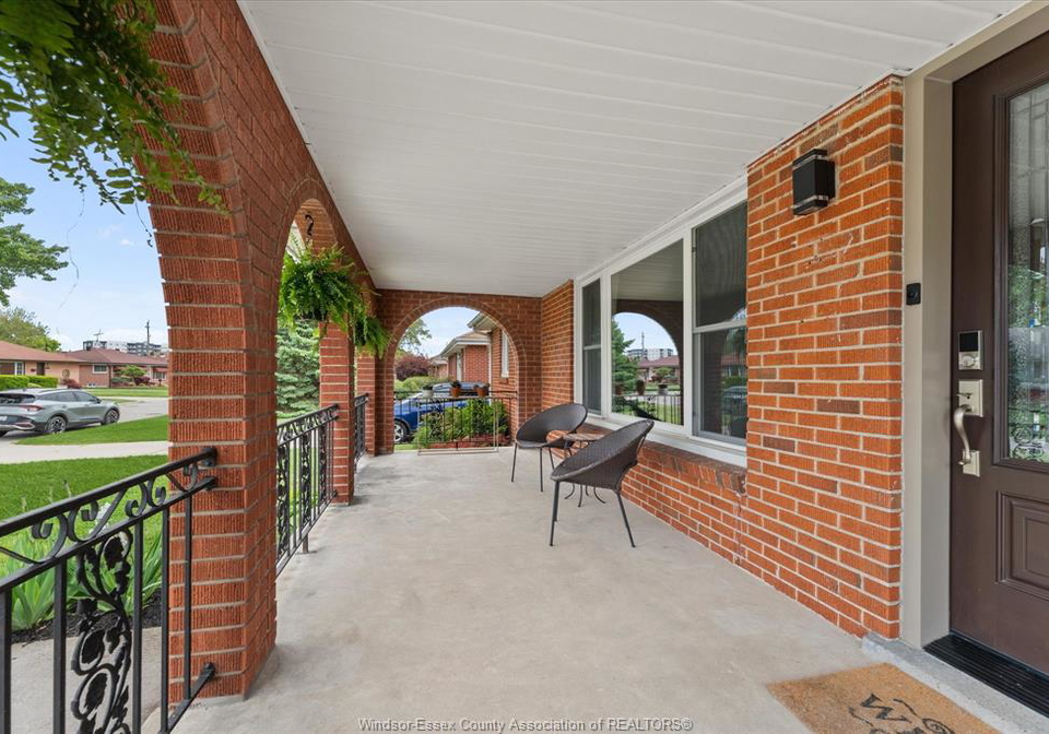 457-watson-windsor-ontario-26011680
