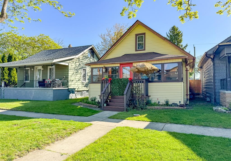 1614-albert-windsor-ontario-26011681