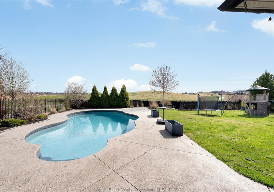 4050-st-francis-cres-lasalle-ontario-26011688