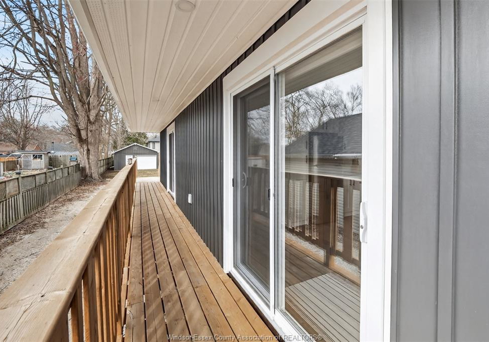 595-jackson-colchester-ontario-26011704