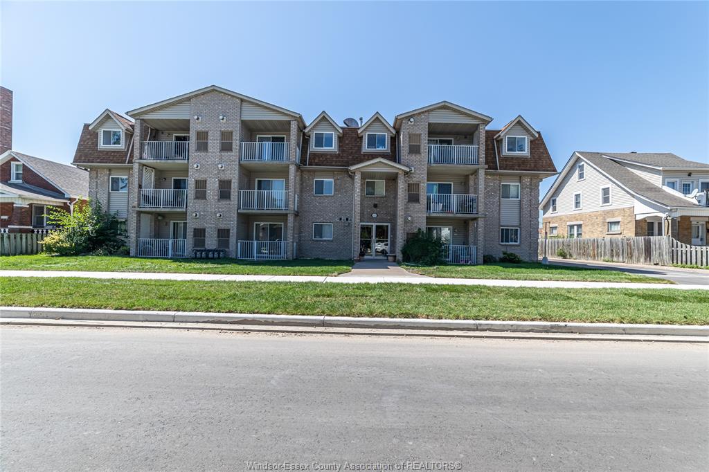 1323-langlois-avenue-windsor-ontario-26011706