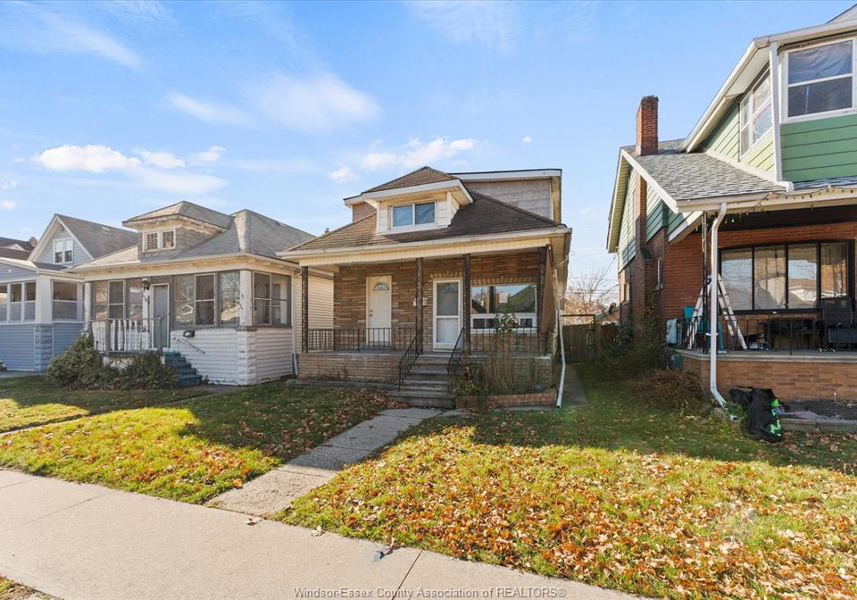 1143-lincoln-road-windsor-ontario-26011710