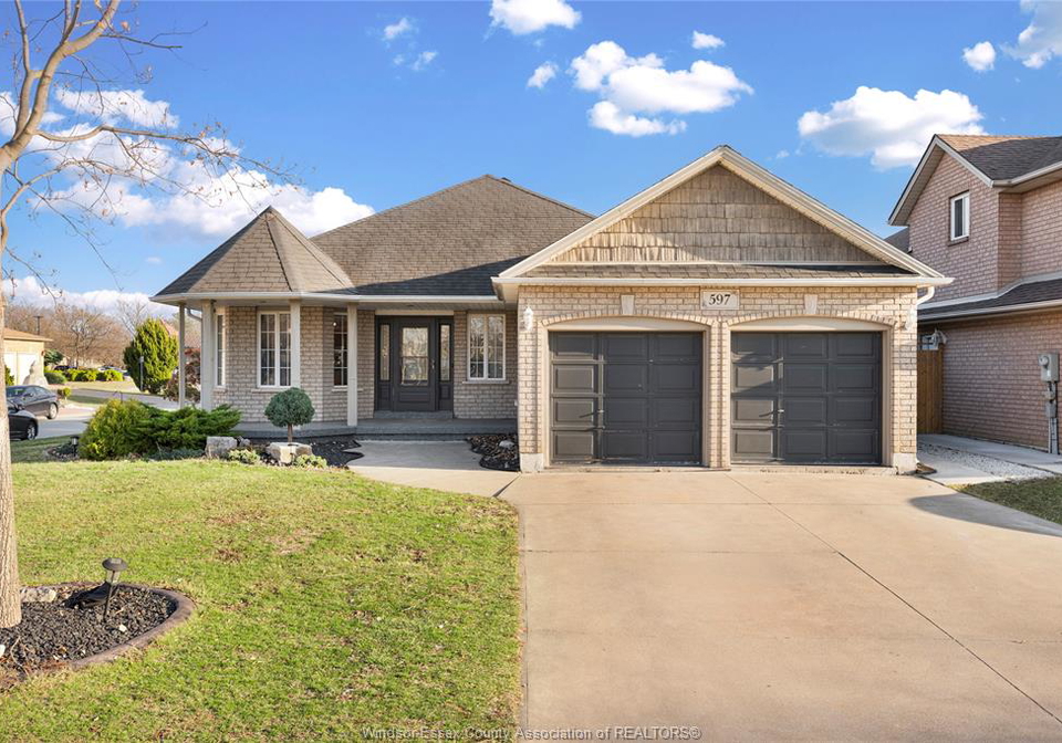 597-compton-windsor-ontario-26011719