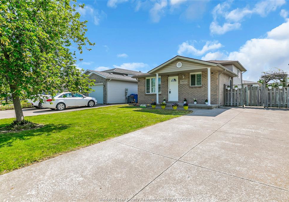 3453-caribou-crescent-windsor-ontario-26011723