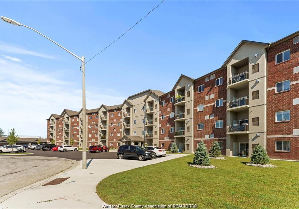 1888-westview-park-boulevard-lasalle-ontario-26011726