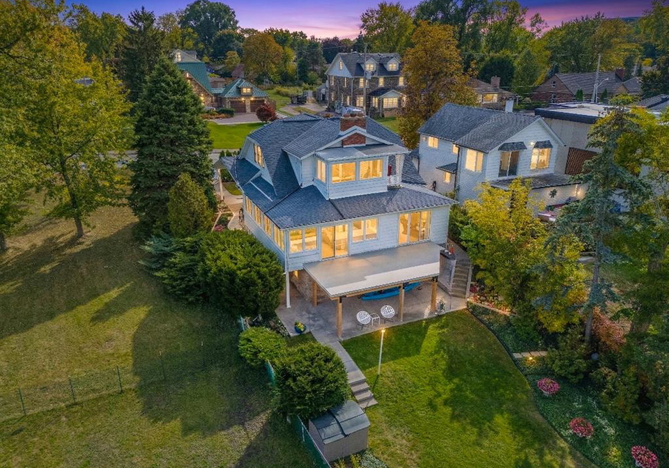 4182-riverside-drive-east-windsor-ontario-26011728