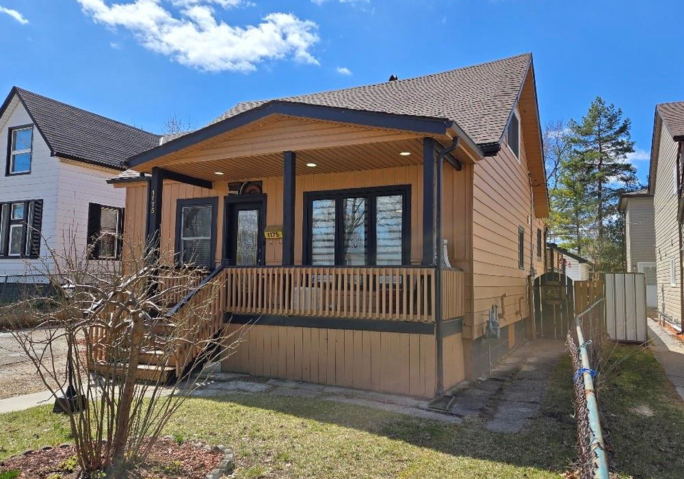 1175-campbell-windsor-ontario-26011729