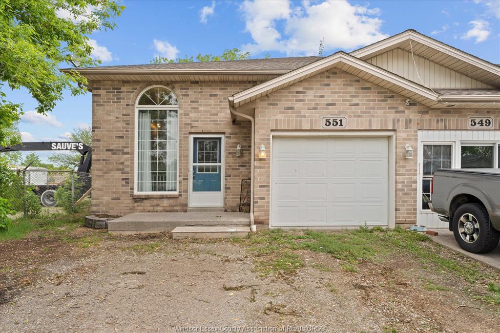 551-railway-lakeshore-ontario-26011741
