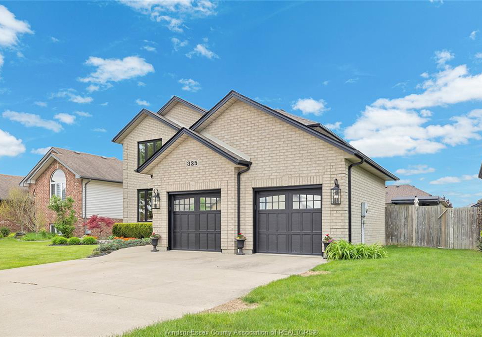 325-coretti-drive-lakeshore-ontario-26011746