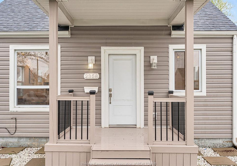 2358-louis-avenue-windsor-ontario-26011770