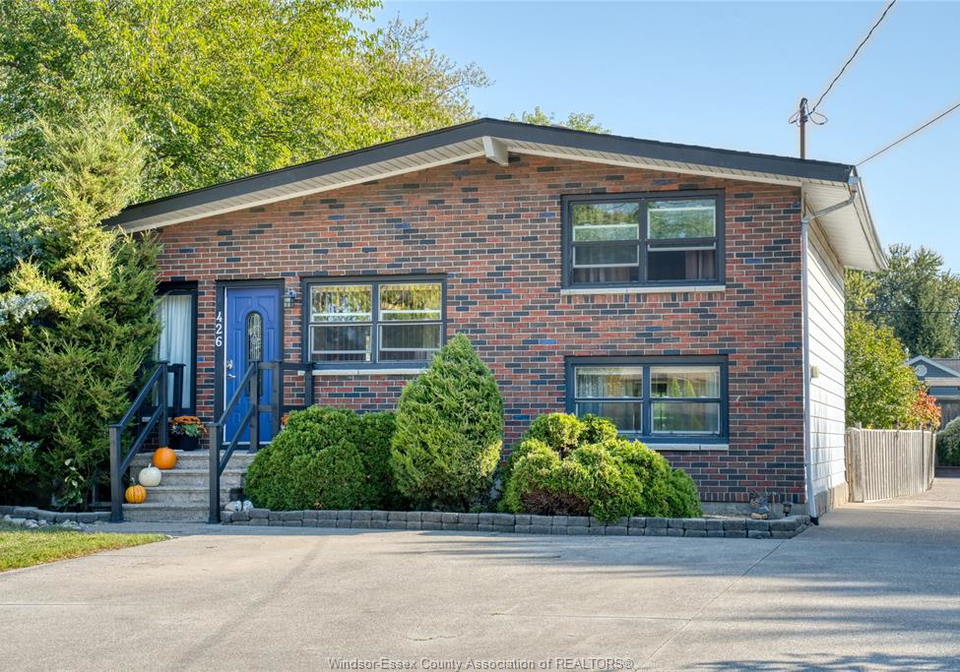 426-lesperance-road-tecumseh-ontario-26011773