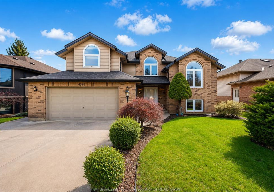 4561-hunt-club-windsor-ontario-26011774
