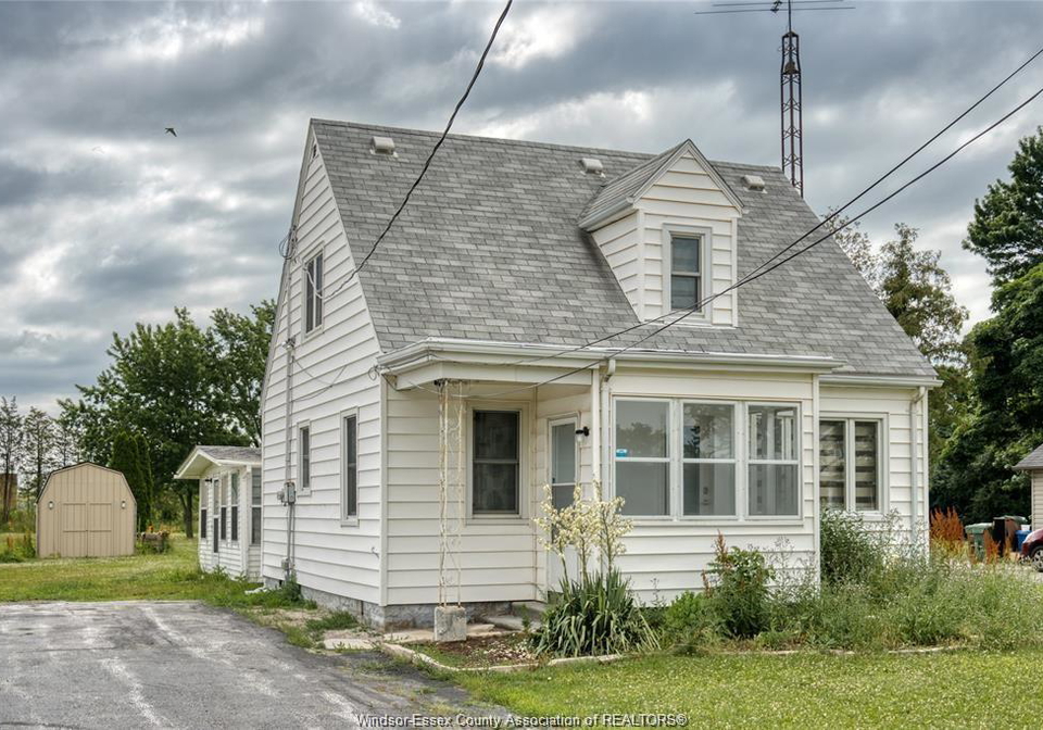 4906-howard-avenue-tecumseh-ontario-26011789