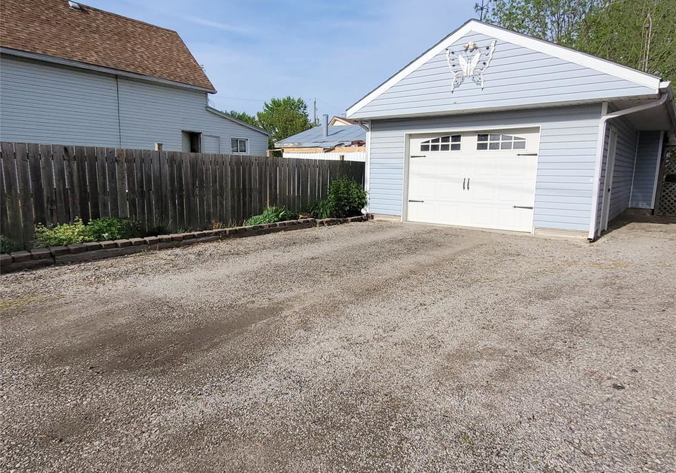 407-albert-street-wallaceburg-ontario-26011796