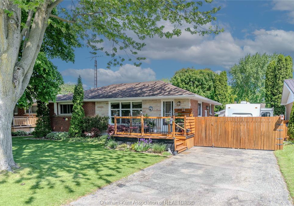 63-warwick-drive-wallaceburg-ontario-26011805