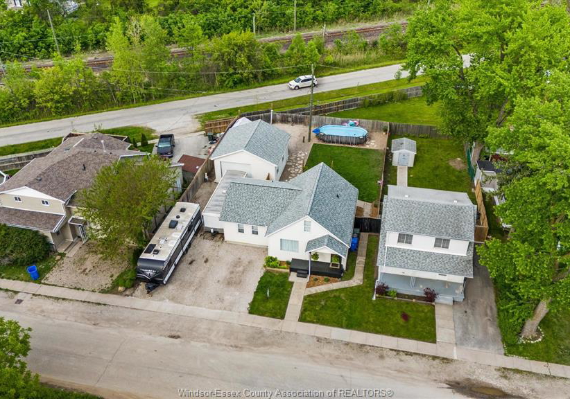 2186-janette-windsor-ontario-26011809