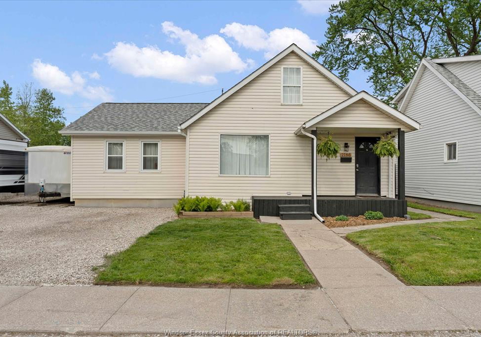 2186-janette-windsor-ontario-26011809