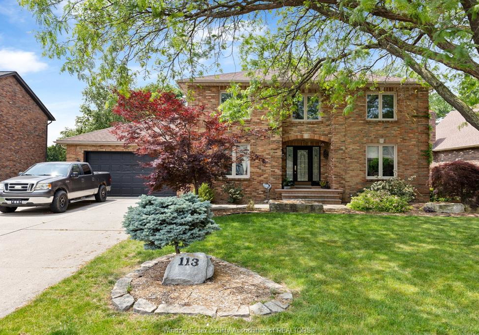 113-marentette-lakeshore-ontario-26011811