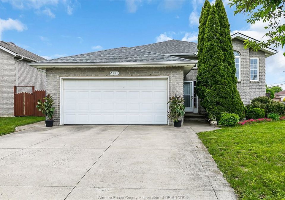 2401-st-patricks-windsor-ontario-26011813