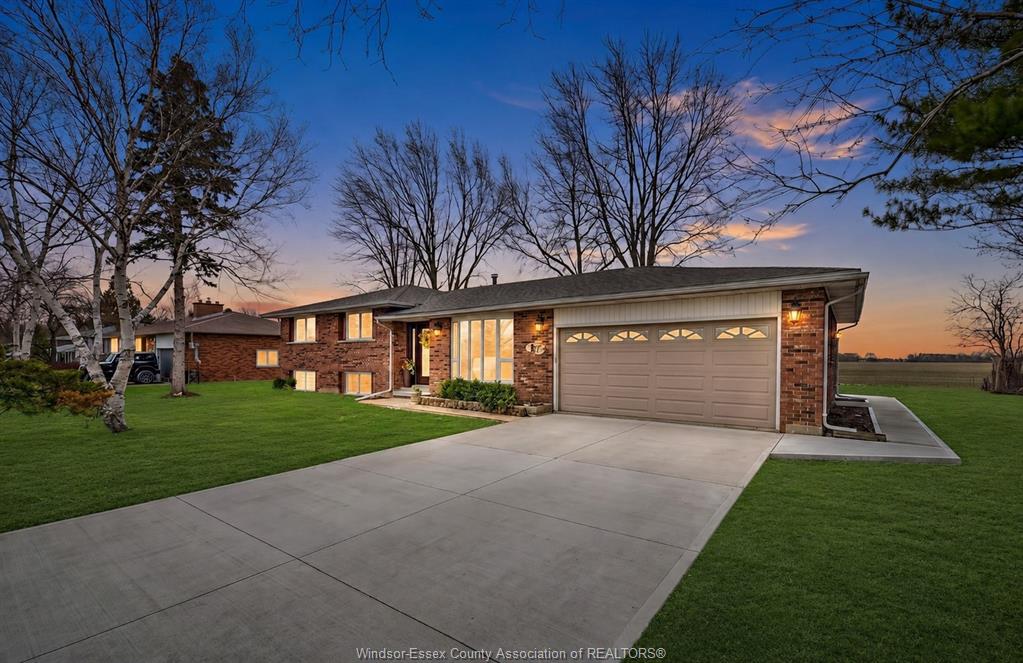 1765-golfview-lasalle-ontario-26011816