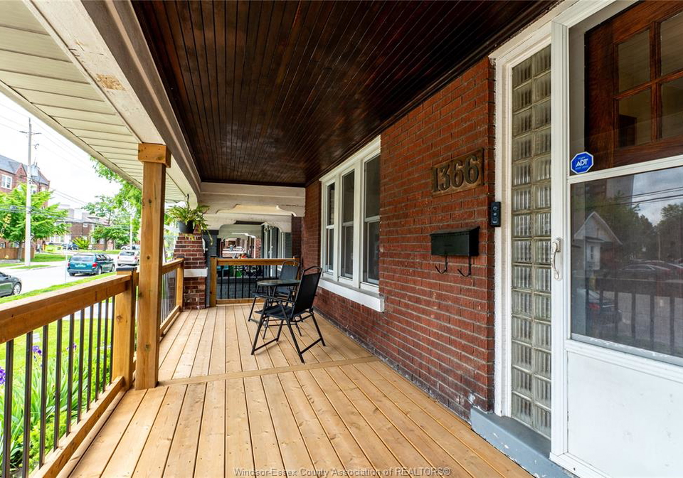 1366-dufferin-place-windsor-ontario-26011820