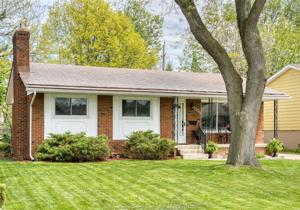 1204-sumach-windsor-ontario-26011830