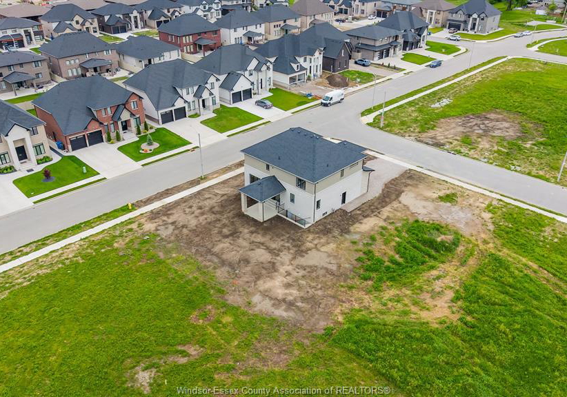 3698-farrow-avenue-windsor-ontario-26011832