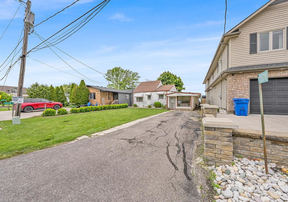 1576-caille-lakeshore-ontario-26011872