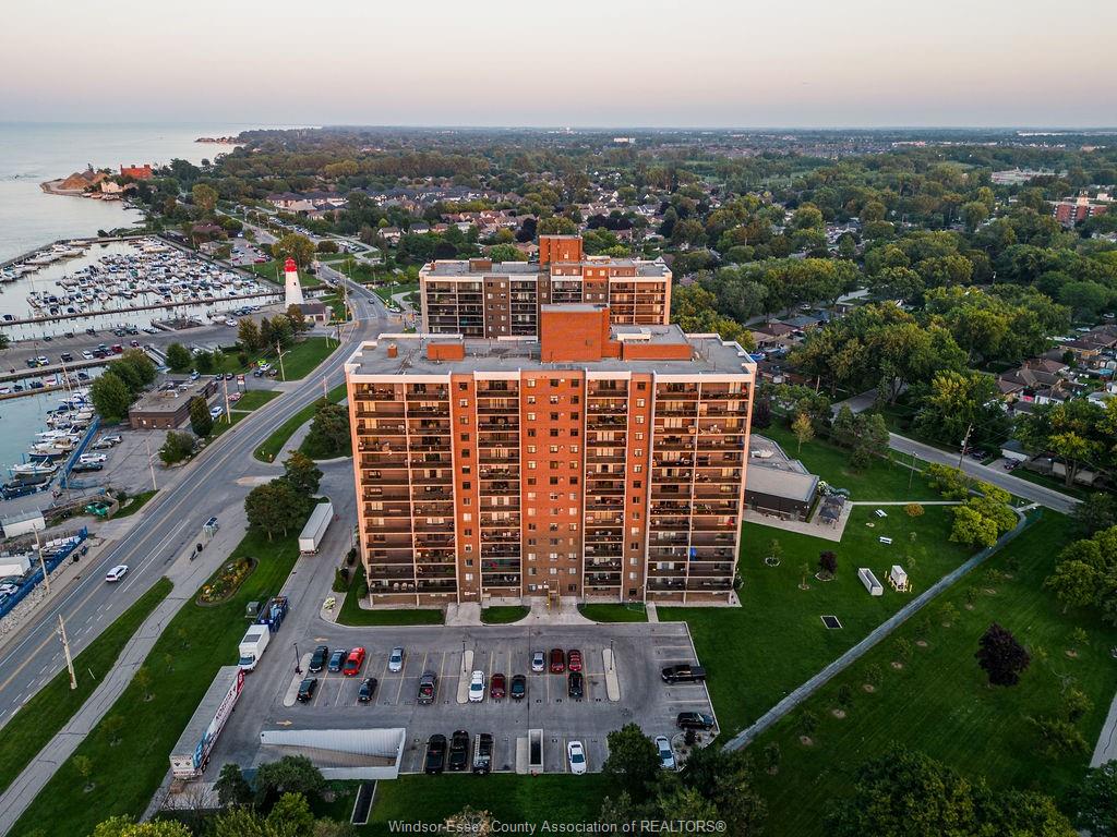 9099-riverside-drive-windsor-ontario-26011891