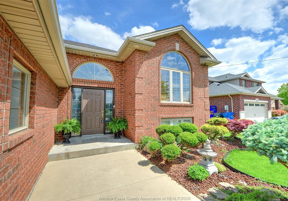 5970-matchette-lasalle-ontario-26011898