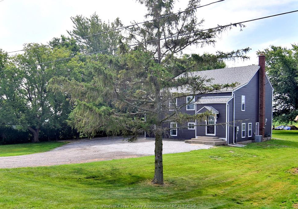 1502-mersea-road-d-leamington-ontario-26011904