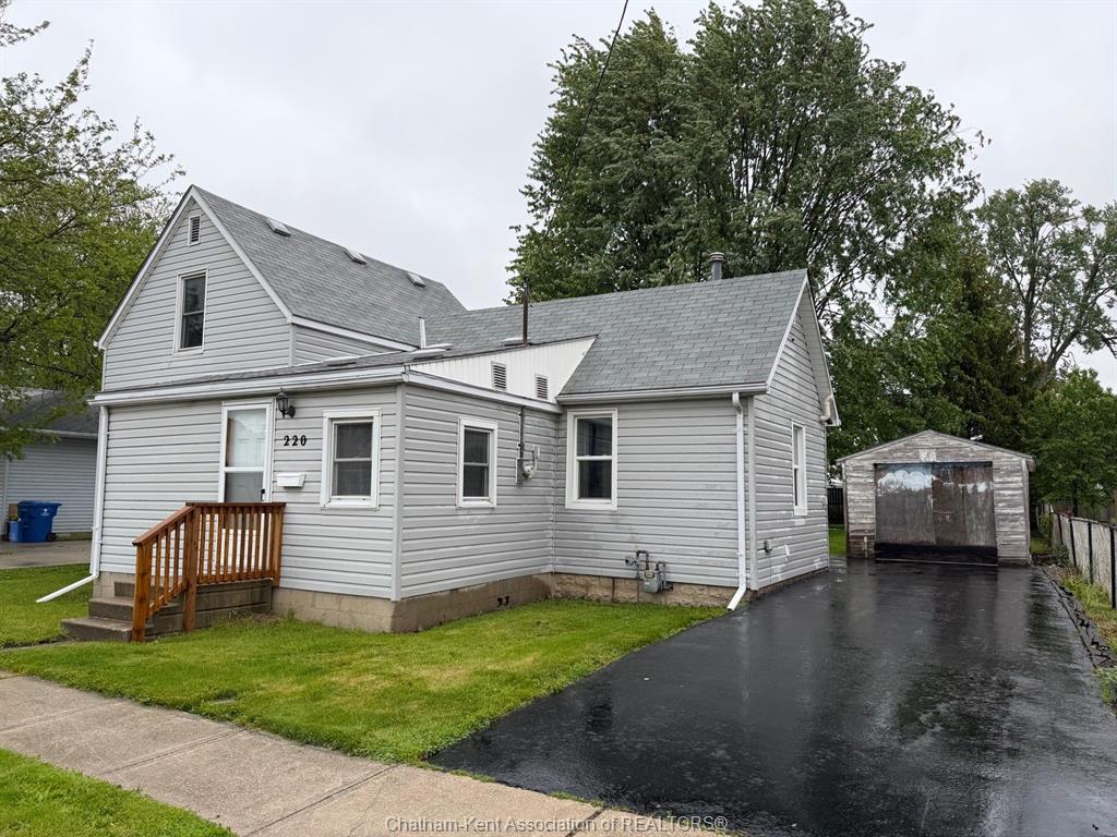 220-queen-street-wallaceburg-ontario-26011911