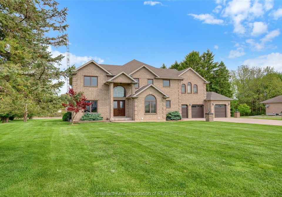 7057-riverview-line-chatham-ontario-26011927
