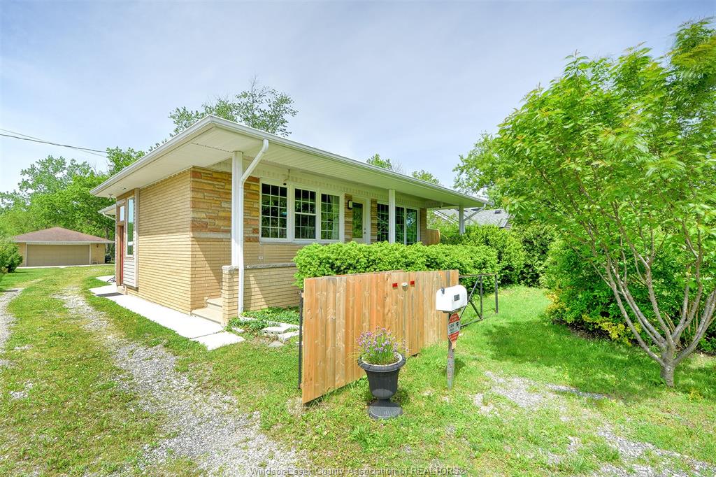 3567-howard-windsor-ontario-26011928