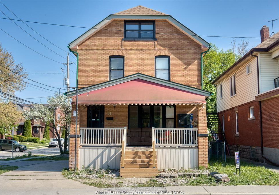 41-giles-boulevard-windsor-ontario-26011941