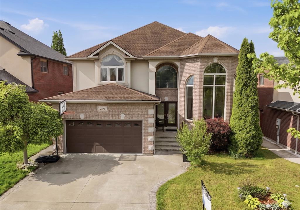 769-massimo-crescent-windsor-ontario-26011980