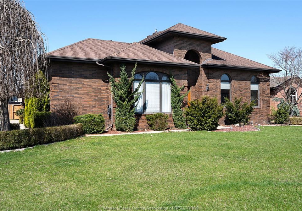 172-pointe-west-drive-amherstburg-ontario-26011996