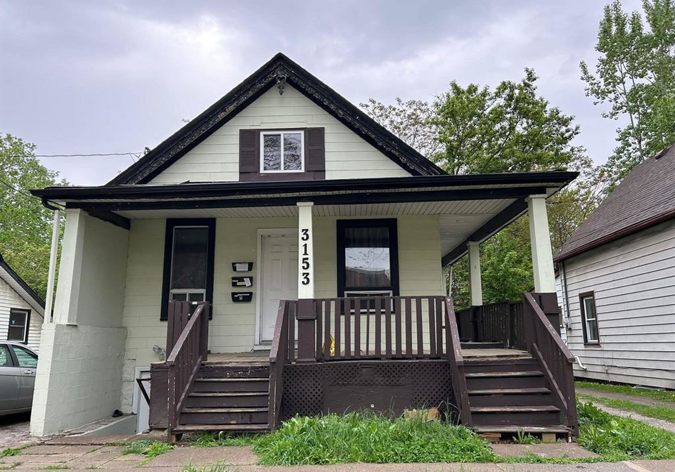 3153-peter-street-windsor-ontario-26012003